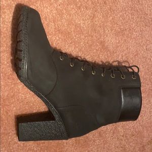 WOMEN’S CAMDALE CHUNKY HEEL BOOTS